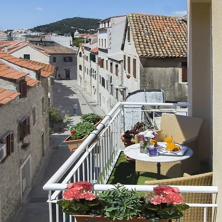 Bed & Breakfast Royal 4*