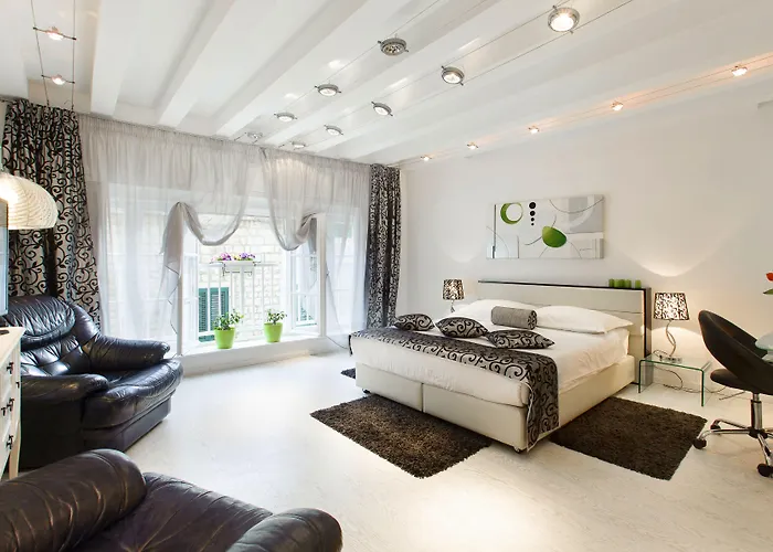 Bed & Breakfast Royal 4*