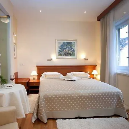 B&B 로얄 스위트 4*