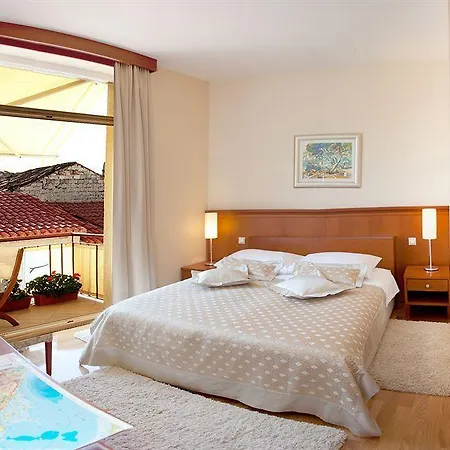 B&B 로얄 스위트 4*