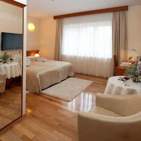 로얄 스위트 B&B 4*