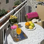 Royal Bed & Breakfast Split