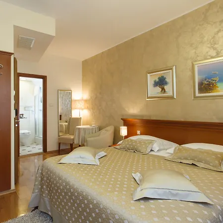 Royal Bed & Breakfast 4*