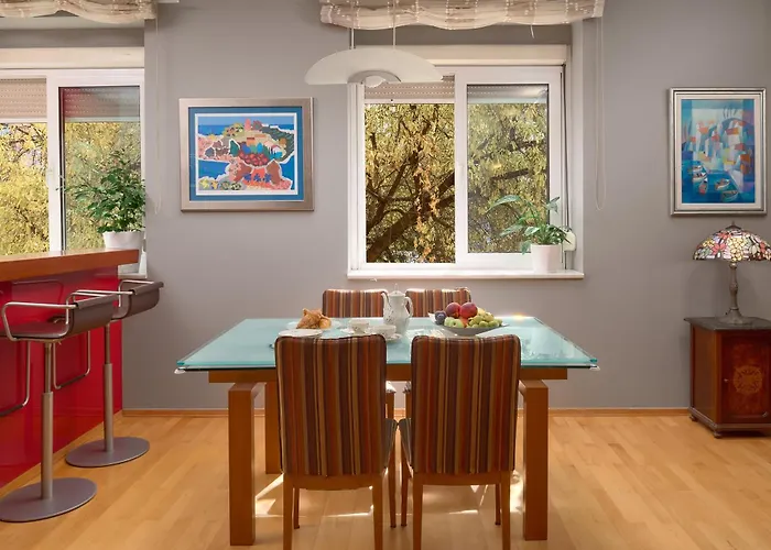 皇家套房酒店 4*