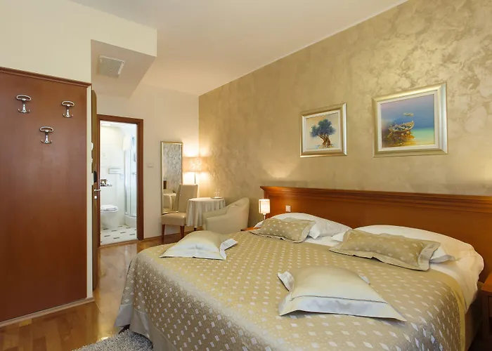 Royal Bed and breakfast 4*