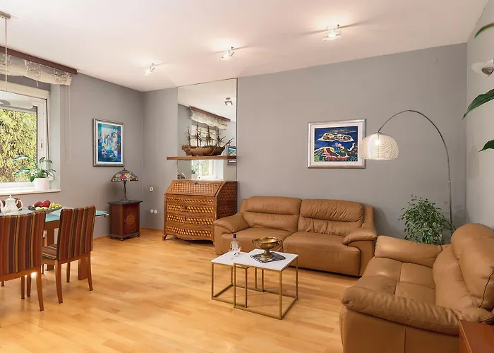 Bed and breakfast Royal 4*