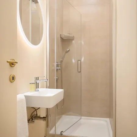 Royal 4*